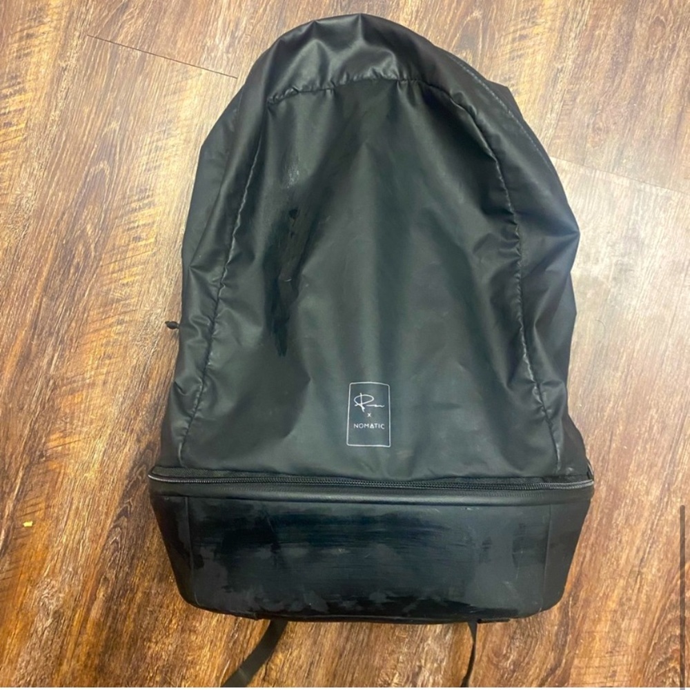 Peter McKinnon day pack camera bag by Nomatic